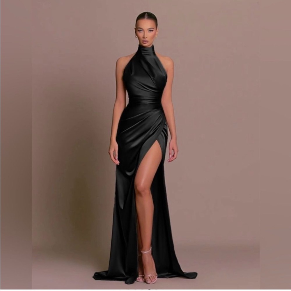 NWOT Allenedia Halter ruched mermaid formal maxi dress size XS